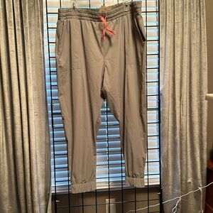 NWT Fabletics Jogger Grey siz 1X